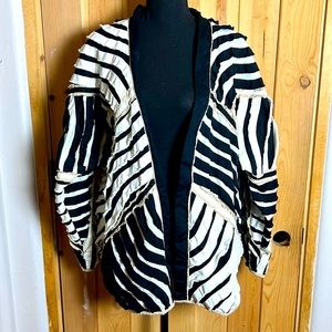 Chic Black and White Striped Women's Puffer Jacket